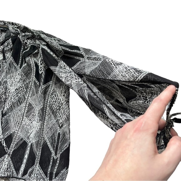 BCBGMaxazria Split Sleeve Layered Print Blouse sz S - Picture 6 of 13